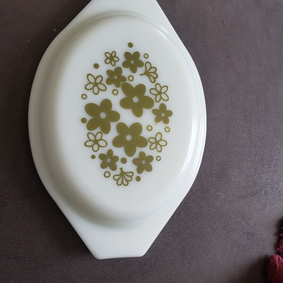 Pyrex Vintage Casserole Oval Dish Lid Spring Blossom Green Pattern "Crazy Daisy" - Picture 3 of 5